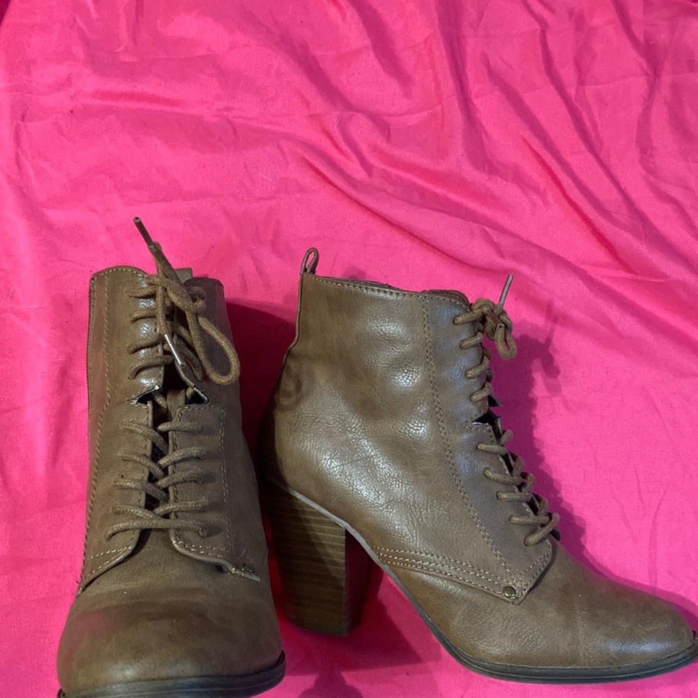 Breckelles brown booties